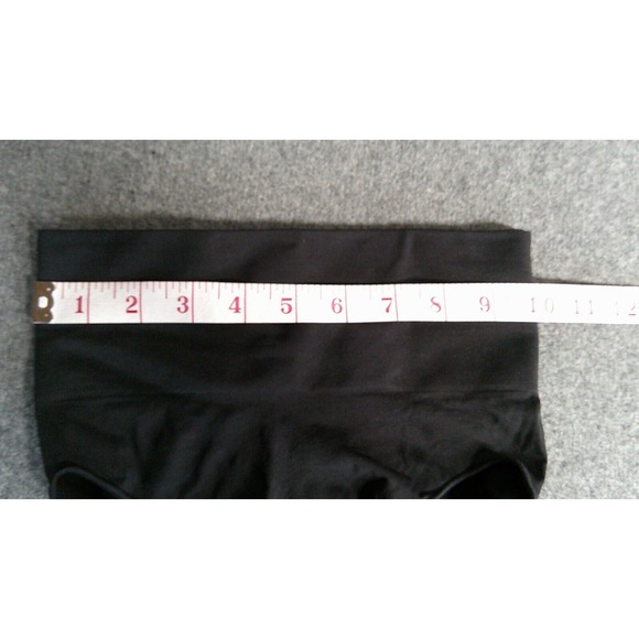 SKIMS Kim Kardashian Core Control Brief Color Onyx Black S/M SH-MTB-0109 NWOT - Picture 4 of 6